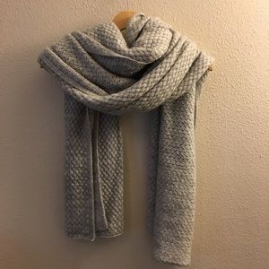 Aerie Scarf